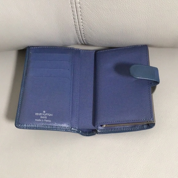 LOUIE VUITTON Vintage Epi Kisslock Compact Wallet Blue Good Condition - Picture 10 of 16